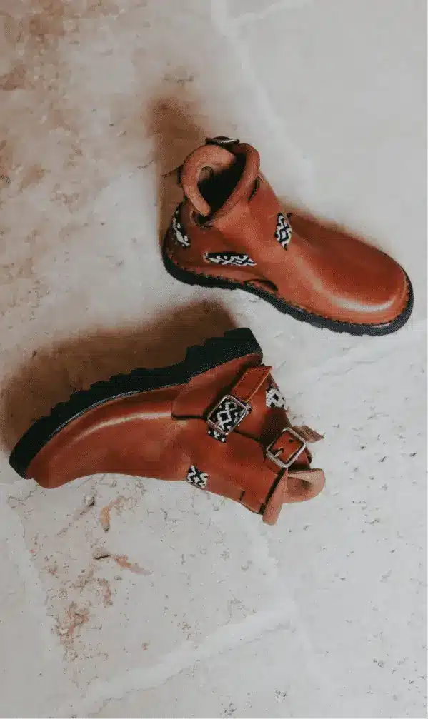 Cognac Macramé Straps